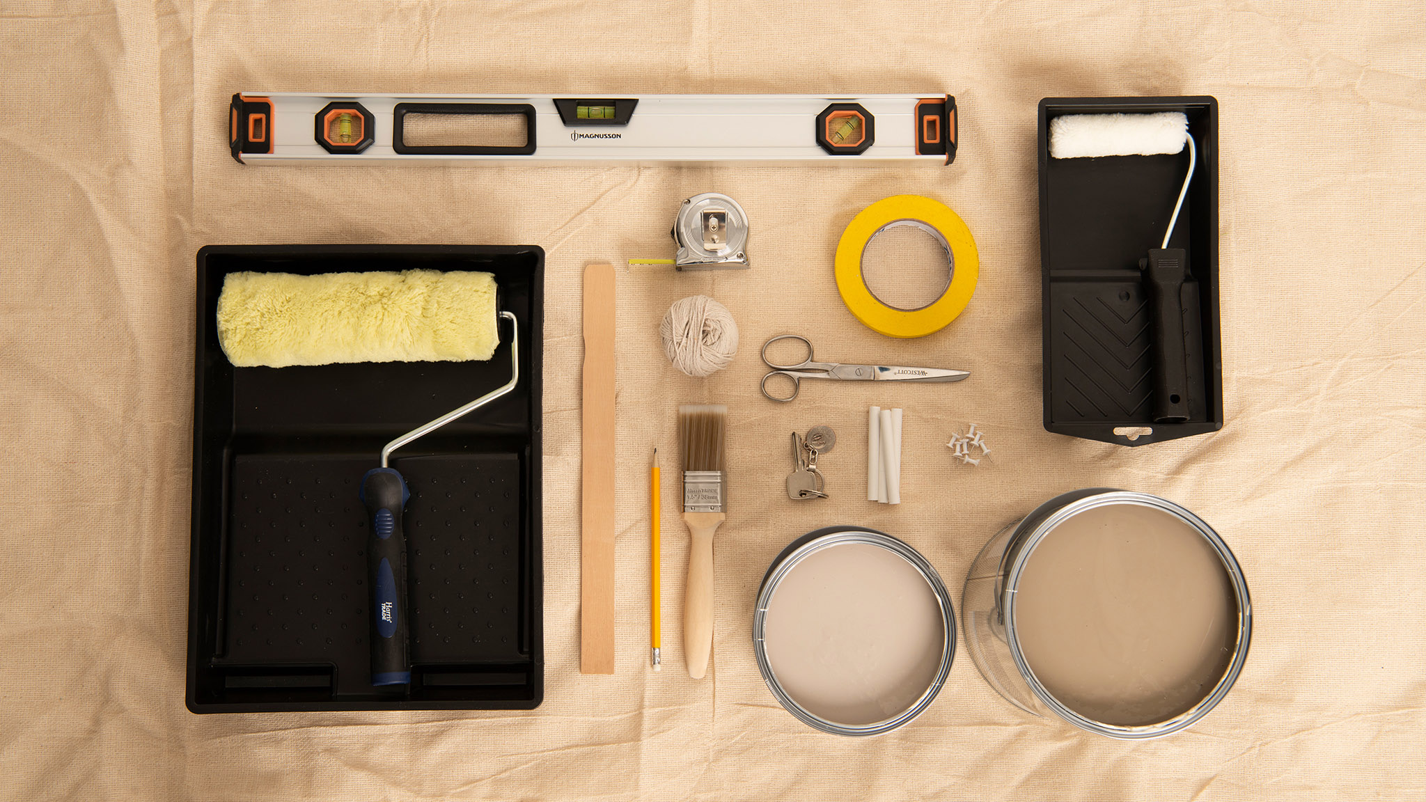Painting equipment including rollers and paint Sadolin_CF21_kaip-išdažyti_arką_įrankiai_Lietuva_2