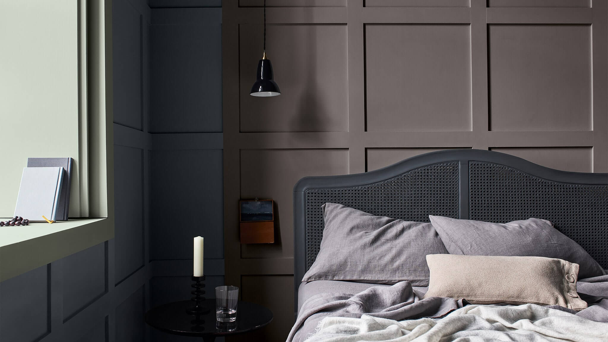 Minimalistinis miegamasis su prasminga palete cf20_minimal_bedroom