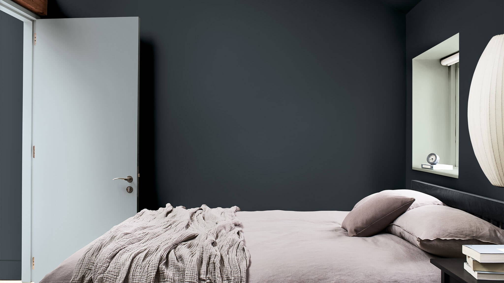 Nuosaikiai prabangus derančių spalvų miegamasis cf20_complementary_colors_bedroom